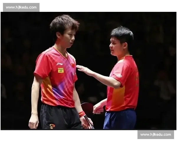 抽签名场面！林诗栋表情包式反应萌翻全场