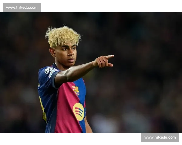 巴萨 2025-26 赛季主客场球衣设计曝光:红蓝渐变与黑金曼巴点燃新赛季激情